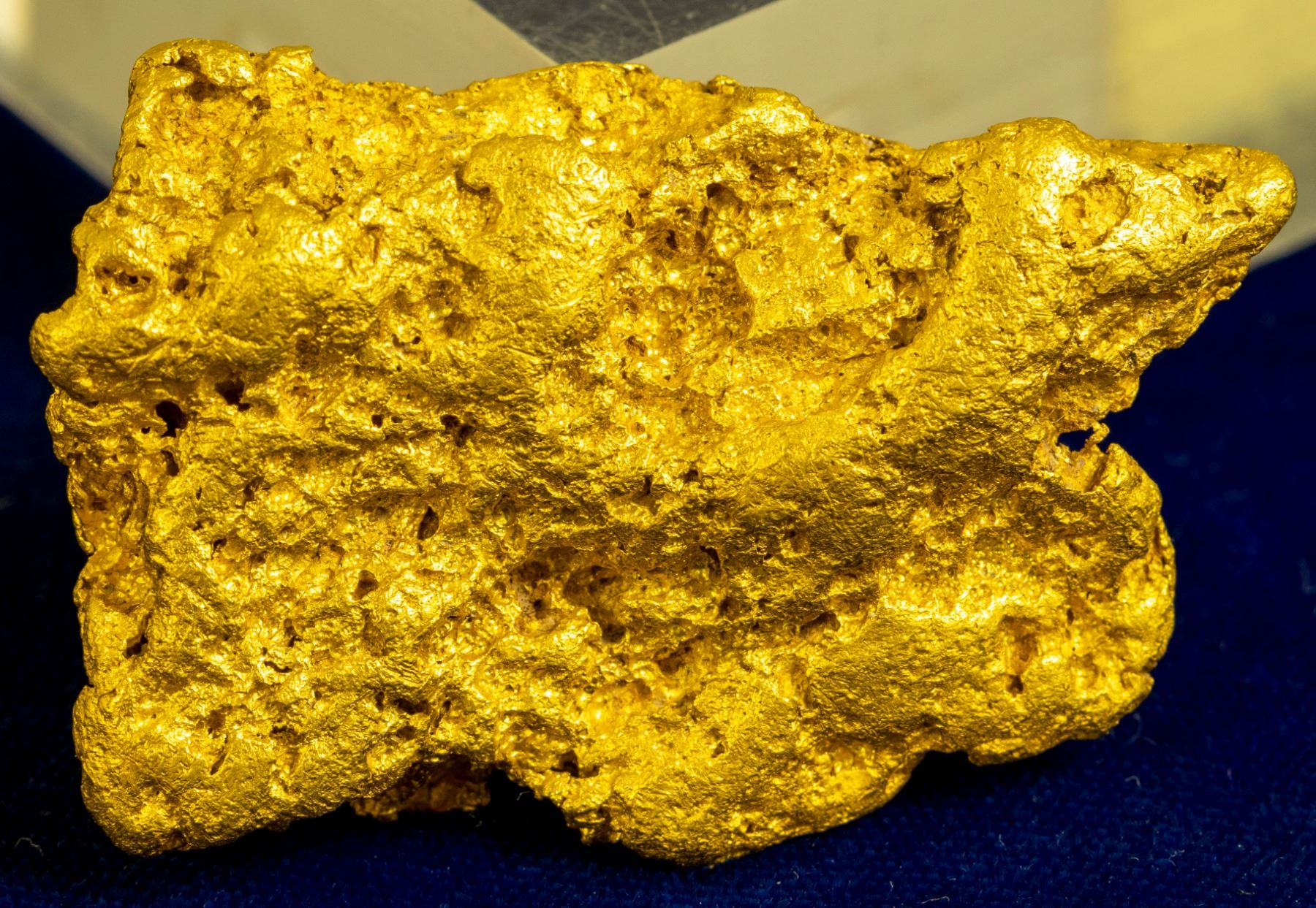 Large-Gold-Nugget